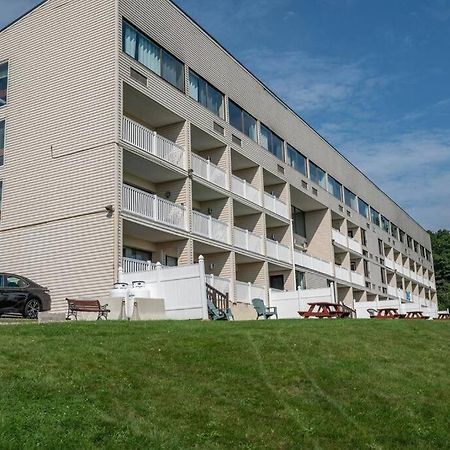 Cute Cedar Lodge Studio With Balcony & Lake Views! Laconia Exteriör bild