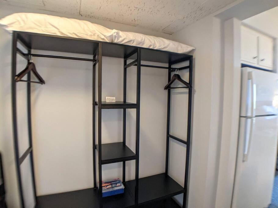 Cute Cedar Lodge Studio With Balcony & Lake Views! Laconia Exteriör bild